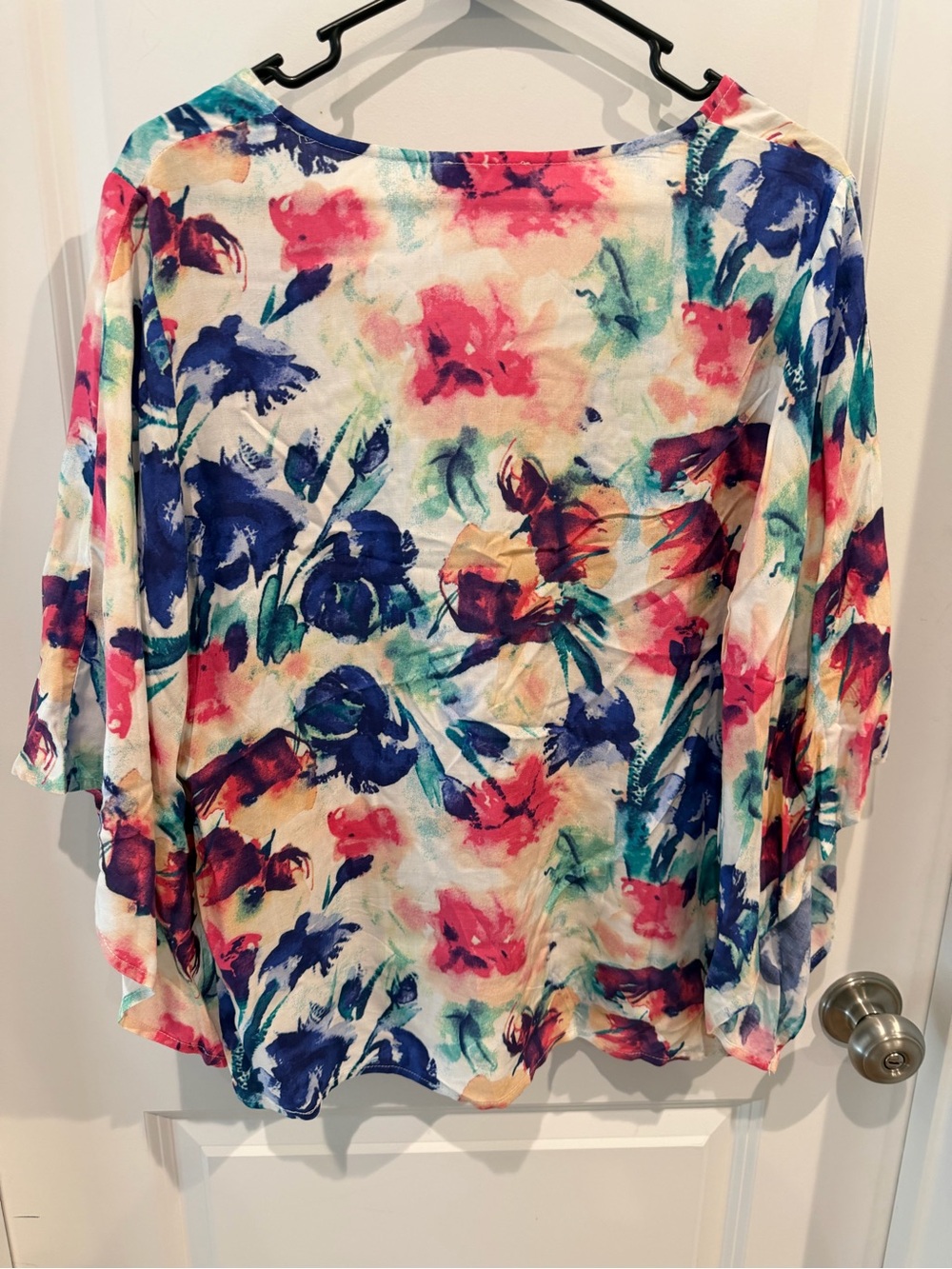 Andree by Unit Floral V-Neck Top Size Large - Picture 7 of 16